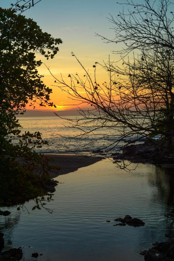 Hotel La Cascada Puntarenas Bagian luar foto