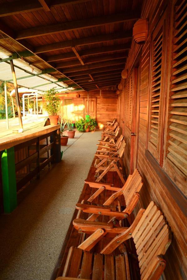 Hotel La Cascada Puntarenas Bagian luar foto
