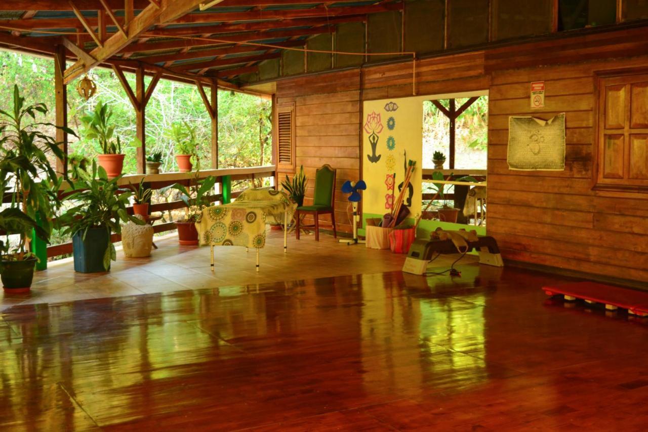 Hotel La Cascada Puntarenas Bagian luar foto
