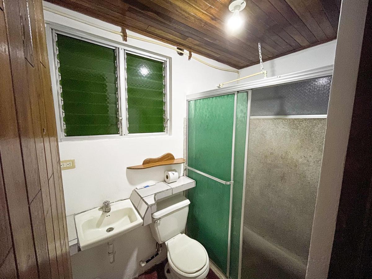 Hotel La Cascada Puntarenas Bagian luar foto